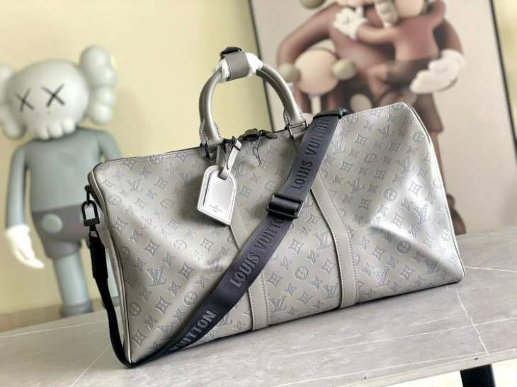 Picture of Louis Vuitton Mens Bags _SKUfw143779119fw